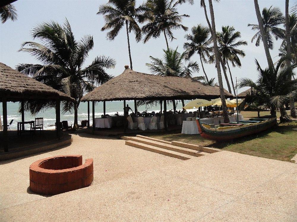 Coconut Grove Beach Resort Elmina Buitenkant foto